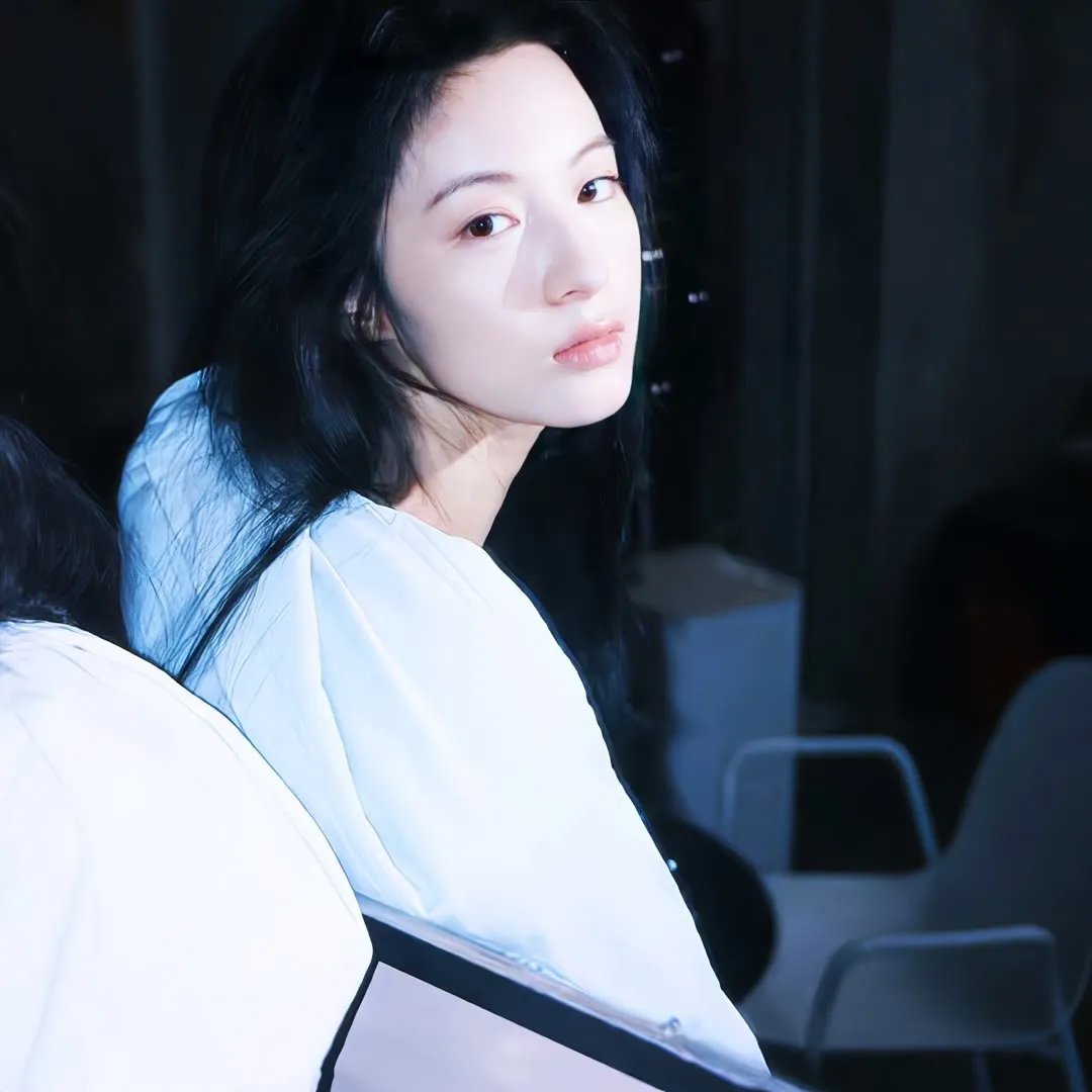 无神世界中的神明活动